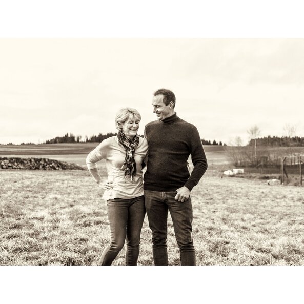 Der Tee wird direkt am Hof der Familie Preiß in Handarbeit abgepackt.